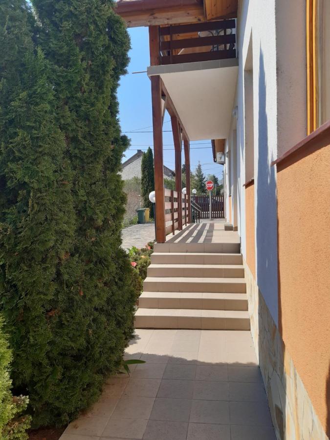 Ueveghid Vendeghaz Hotel Sárospatak Exterior photo